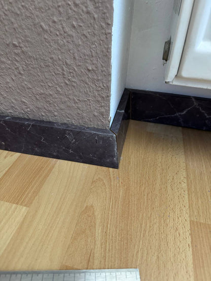 Sockelleistenmontage