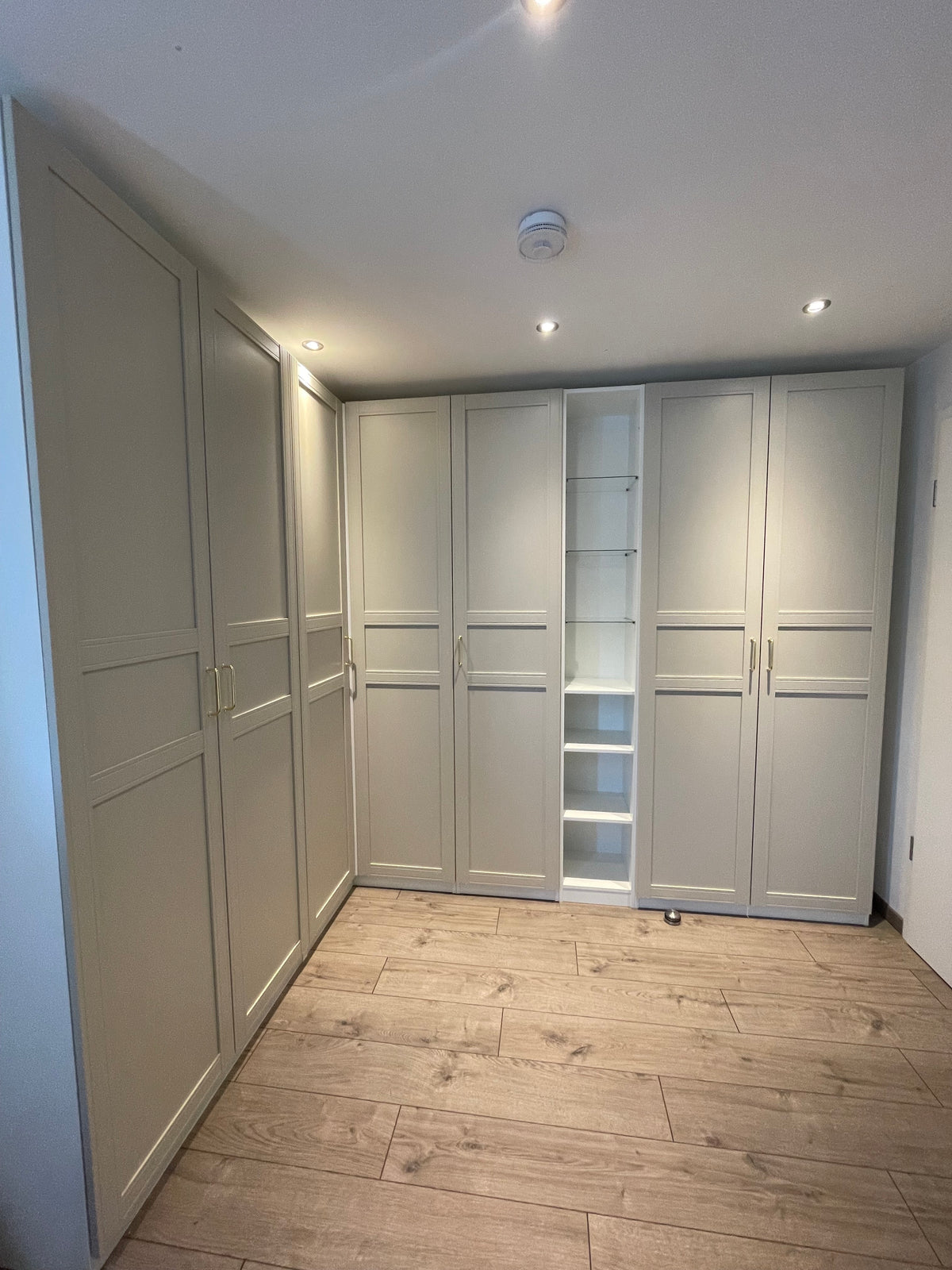 Professioneller Möbelaufbau & Montage – IKEA, Pax, Küchen, Schränke u.v.m