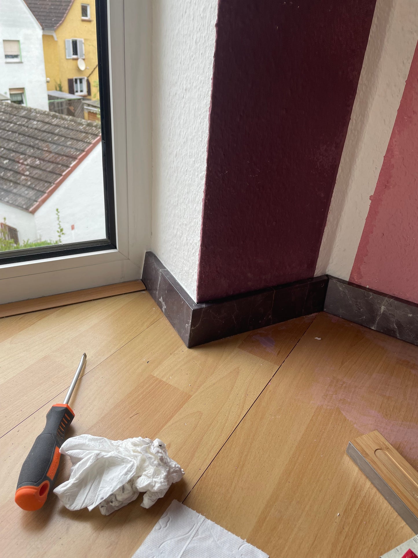 Sockelleistenmontage