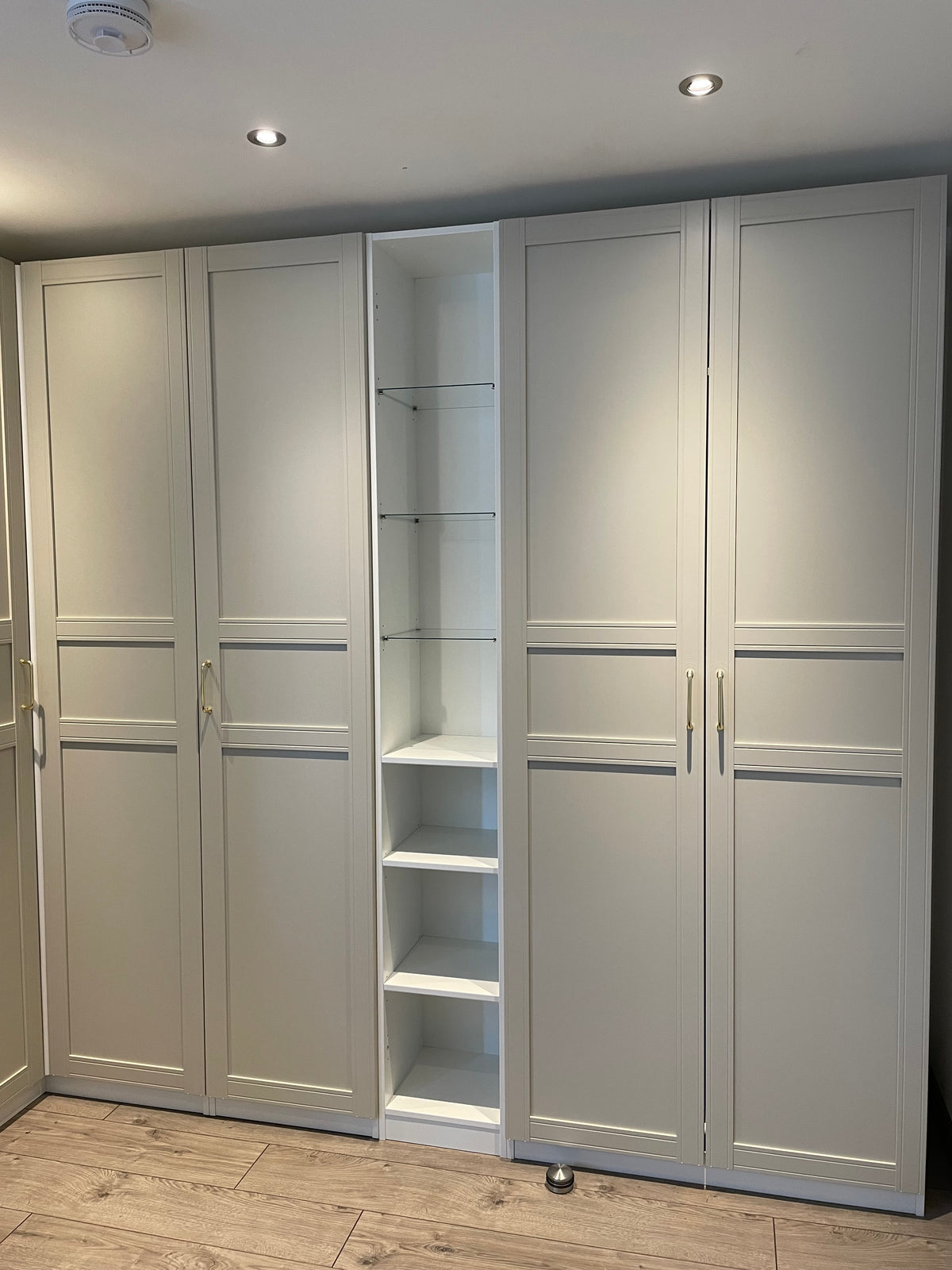 Professioneller Möbelaufbau & Montage – IKEA, Pax, Küchen, Schränke u.v.m