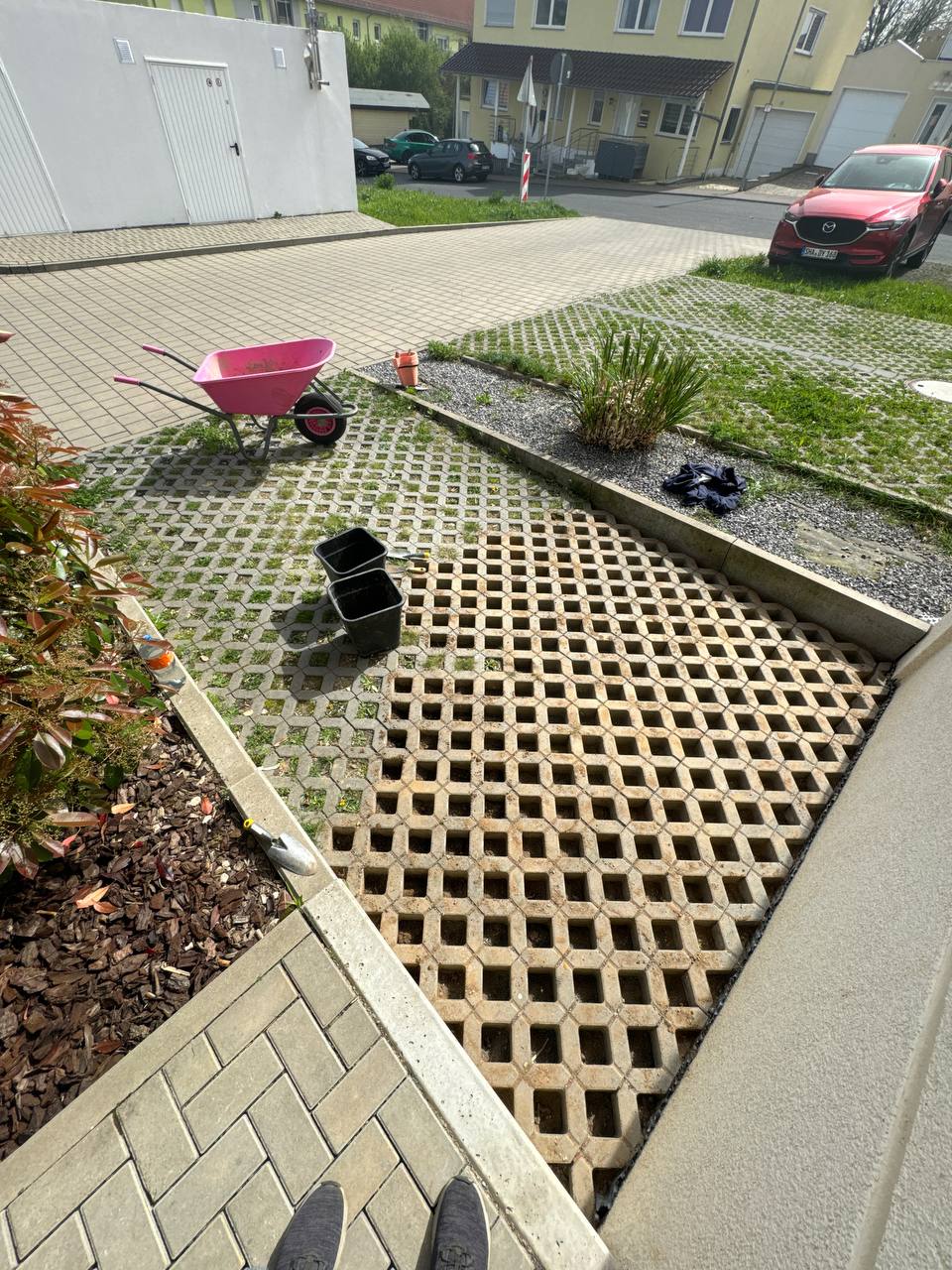 Der Hausmann ist ein Multitalent. (Handwerk)