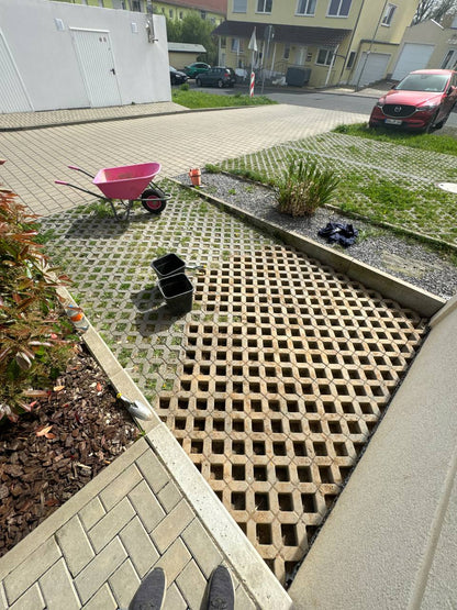 Der Hausmann ist ein Multitalent. (Handwerk)